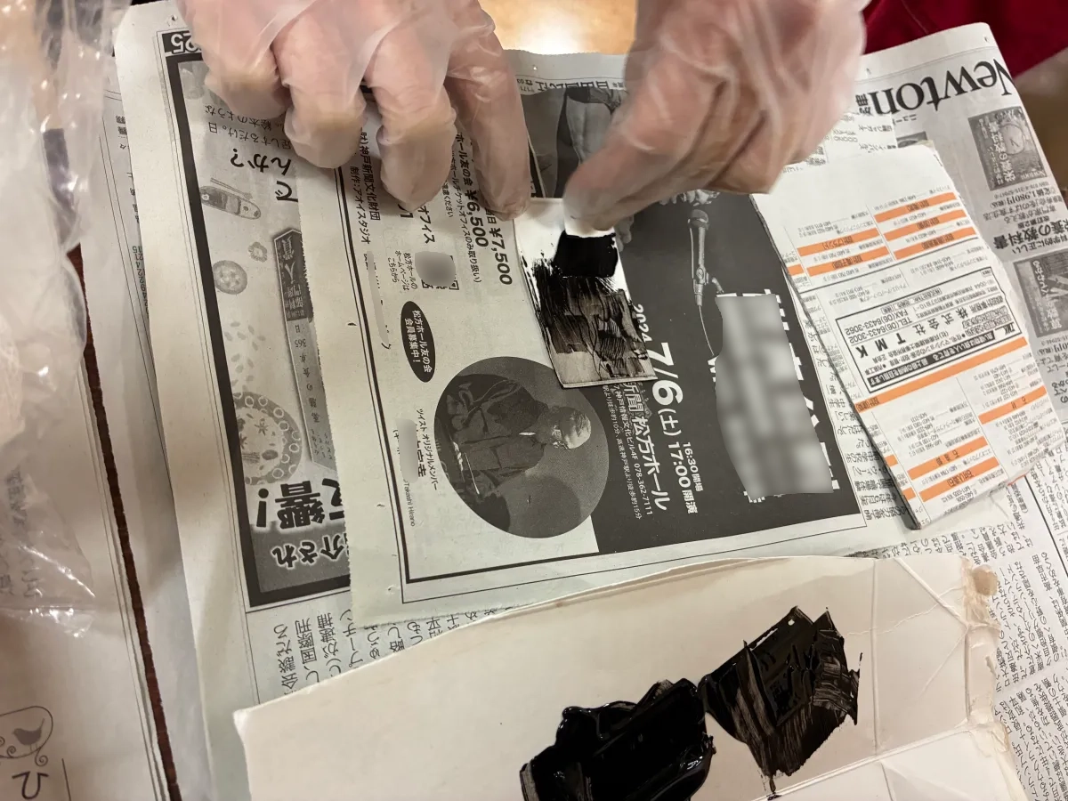 インクをのせる(紙版画のインクを薄くのせていきます)